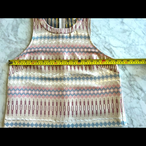 BCBG sleeveless top - Picture 5 of 8